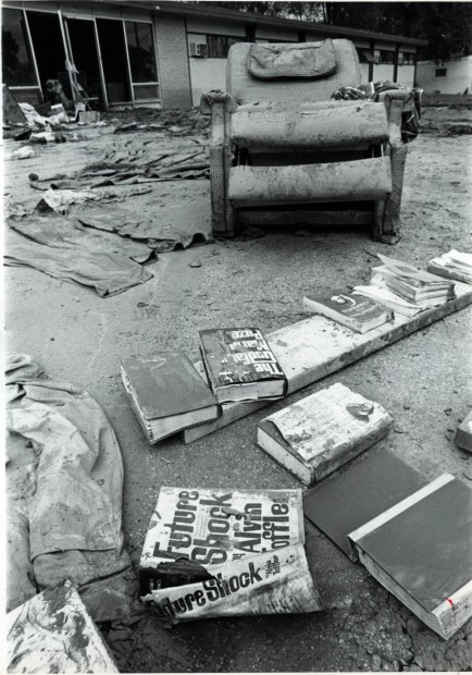Scene1972flood025.jpg